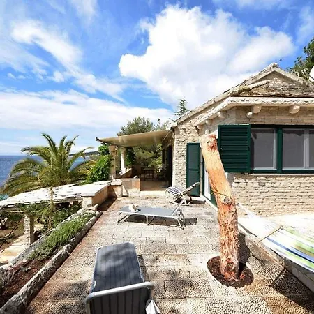 Holiday Home, Eremita, Amazing Place By The Sea Milna (Brac)