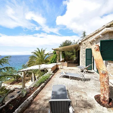 Holiday Home, Eremita, Amazing Place By The Sea * Milna (Brac)