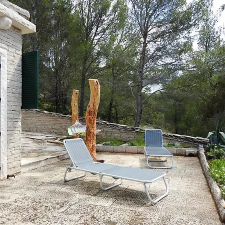 Feriehus Holiday Home, Eremita, Amazing Place By The Sea Milna (Brac)