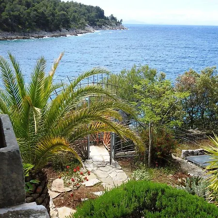 Holiday Home, Eremita, Amazing Place By The Sea Milna (Brac)