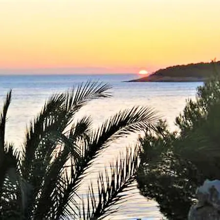 Holiday Home, Eremita, Amazing Place By The Sea *