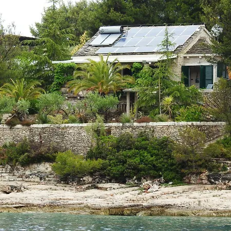 Ferienhaus Holiday Home, Eremita, Amazing Place By The Sea Milna (Brac)
